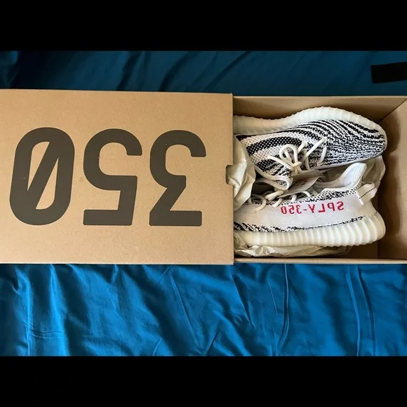 Adidas Yeezy Boost 350 V2 - Picture 7 of 7